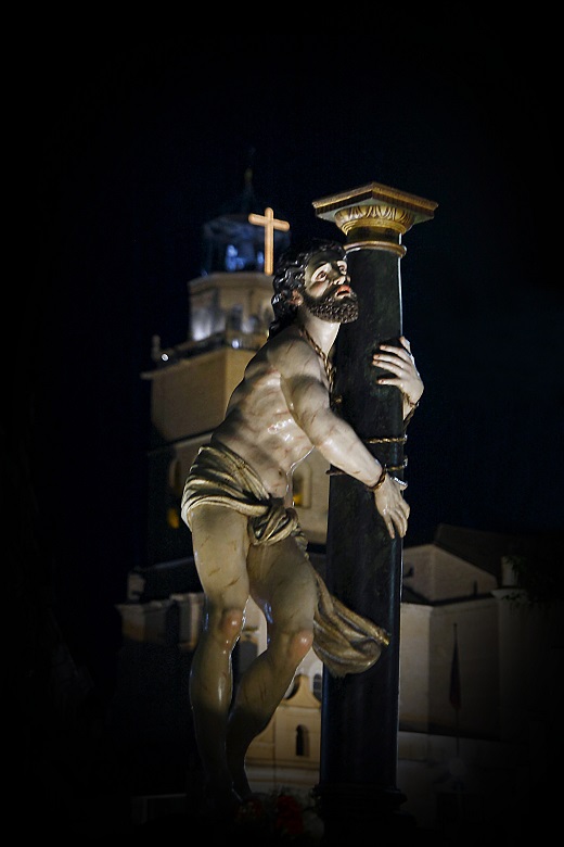 2 º PREMIO a la fotografía presentada bajo el titulo LUZ Y SENTIMIENTO (EL ATADO) y bajo el lema PASIÓN Y SILENCIO de la que es autor D. ANGEL PEREZ GONZALEZ